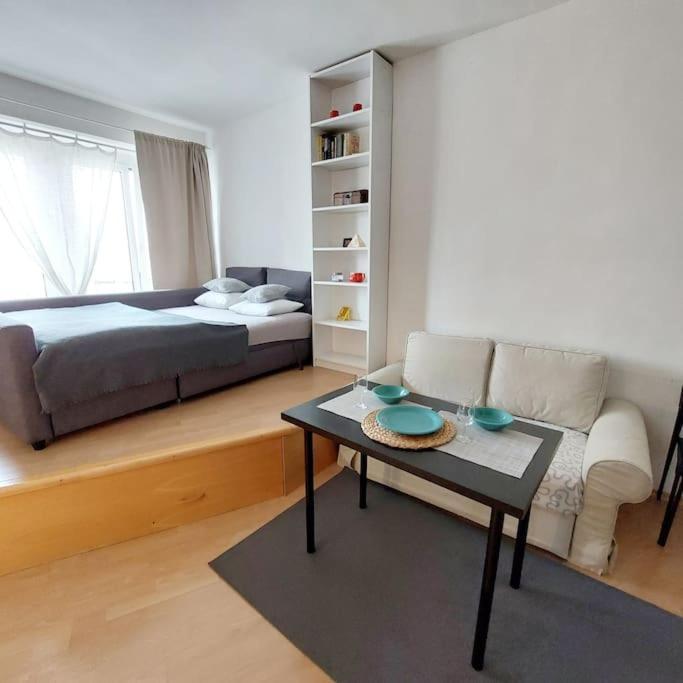 Centrum Studio Apartment With The Self-Check-In Bratislava Ngoại thất bức ảnh